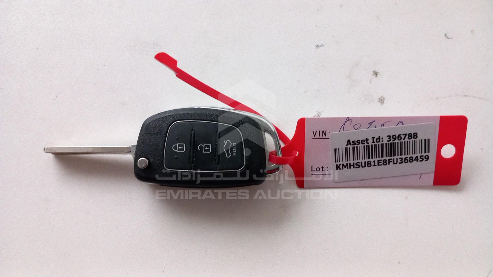 2015 HYUNDAI SANTA FE VIN: KMHSU81E8FU368459