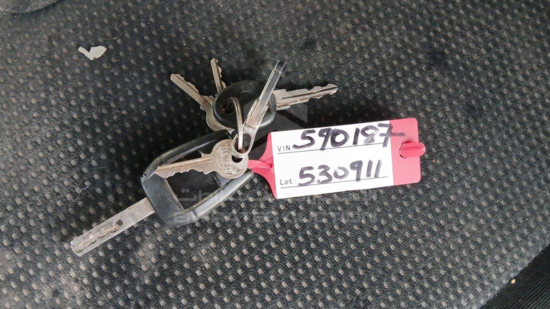 Man — Keys — Photo 4