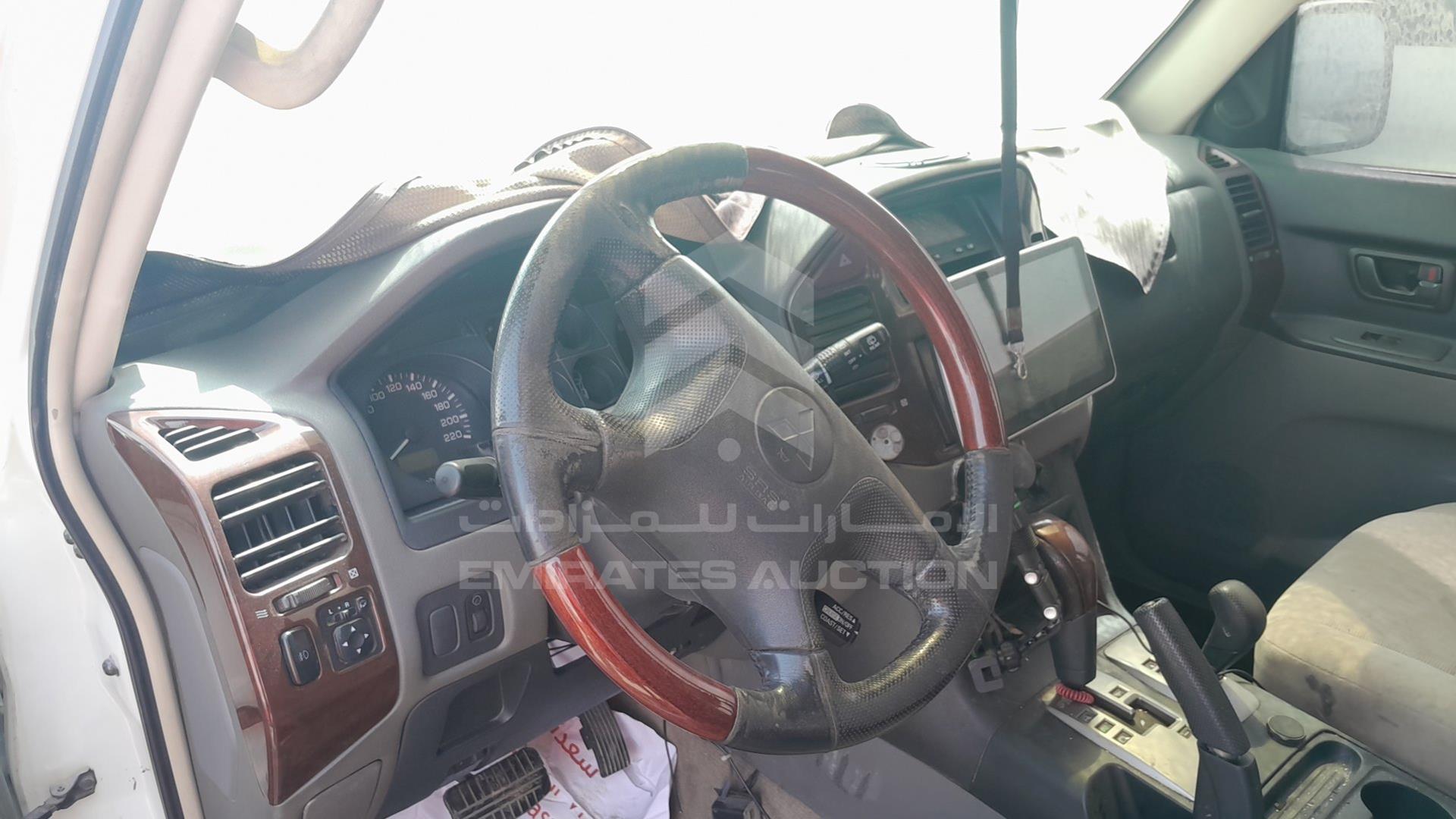 2005 MITSUBISHI PAJERO VIN: JMYLRV73W5J706988