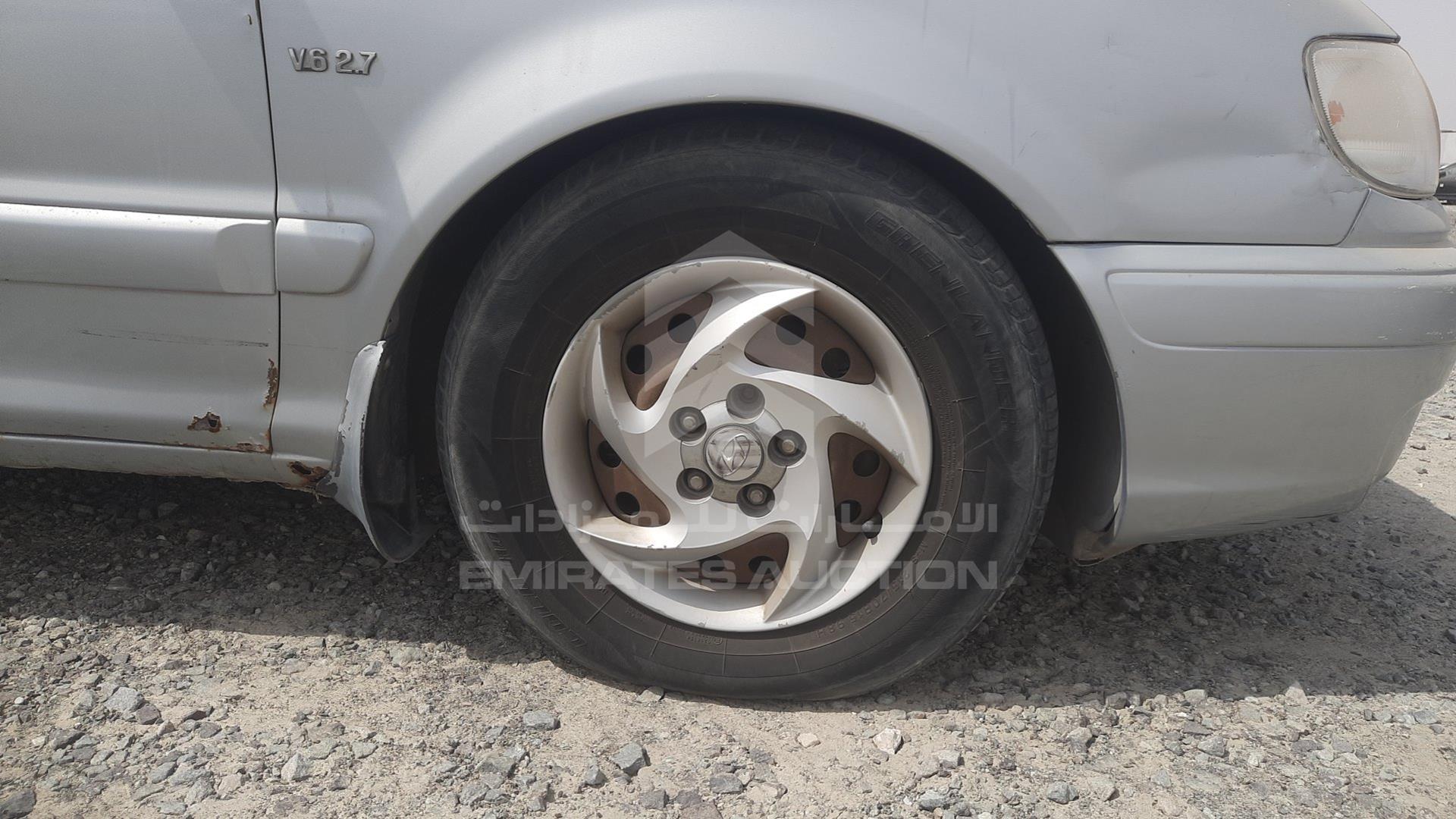 2006 HYUNDAI TRAJET VIN: KMHMG81CX6U277143