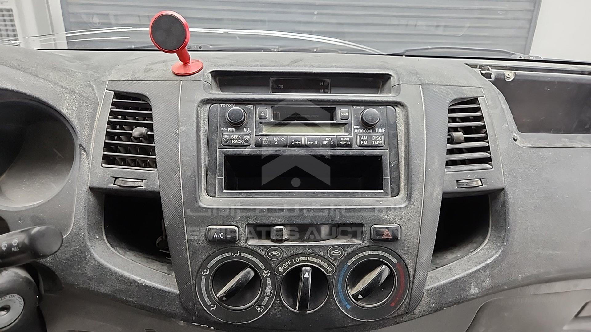 2008 TOYOTA HILUX VIN: MR0FX22G081308949