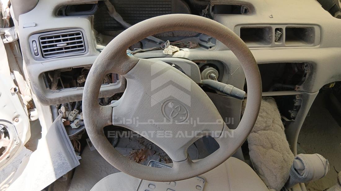 2001 Toyota Camry — Steering & Mounted Controls — Photo 13