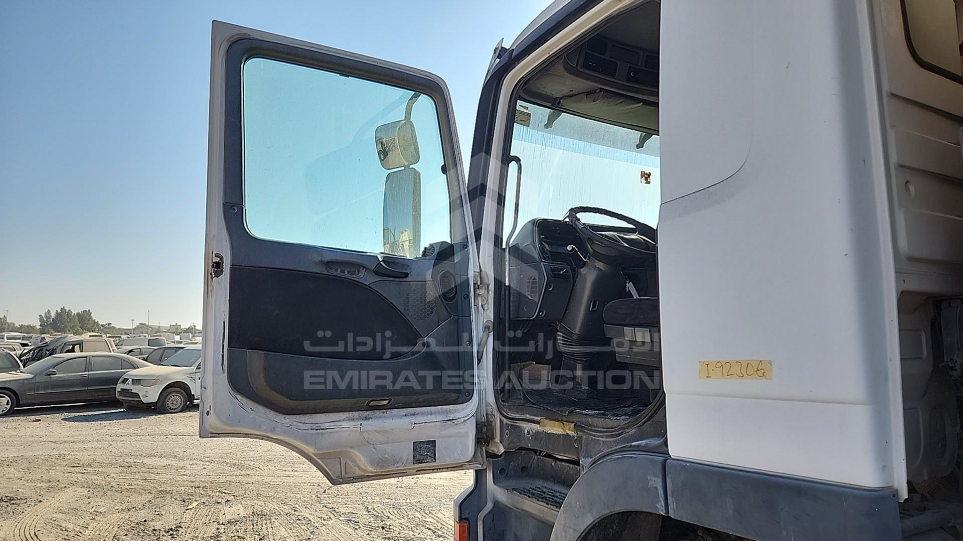 2007 MERCEDES ACTROS VIN: WDAKHCAA57L179240