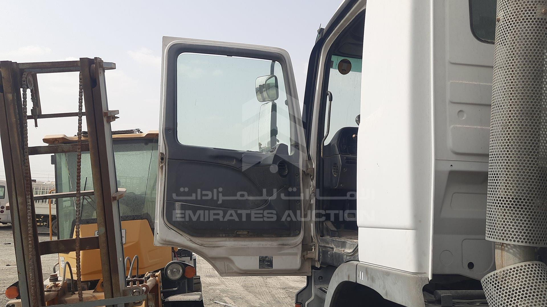 2006 MERCEDES ACTROS VIN: WDB9320831L040501