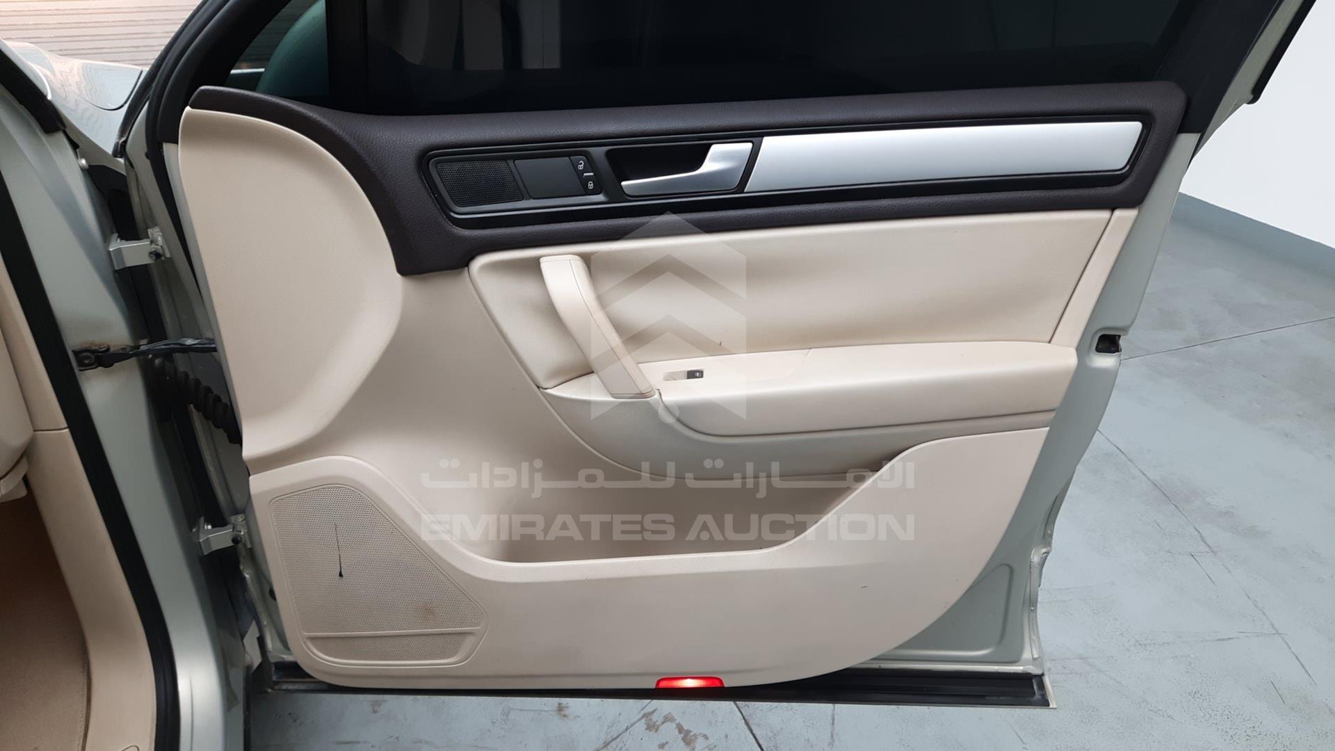 2014 VOLKSWAGEN TOUAREG VIN: WVGBC2BPXED006549