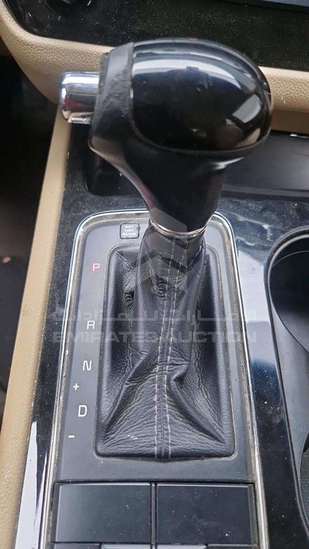 2016 KIA CARNIVAL VIN: KNAMC8127G6129980