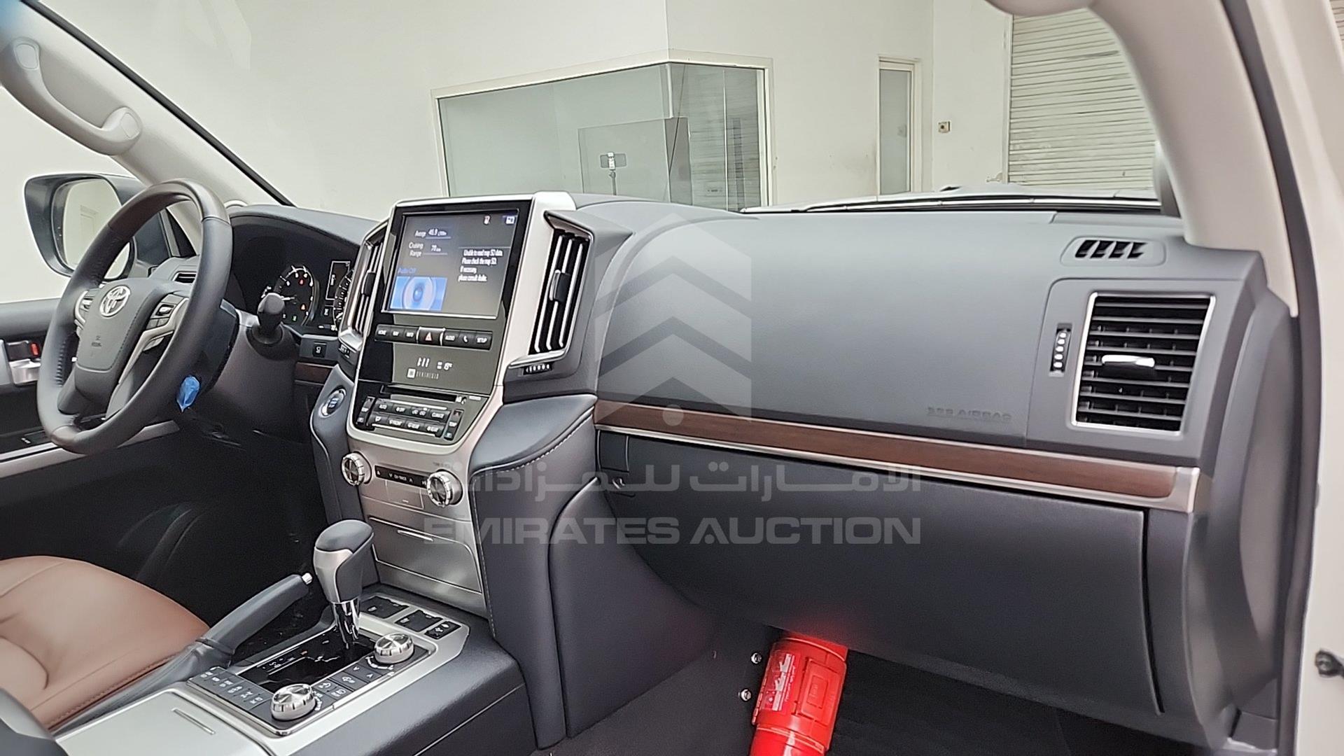 2020 TOYOTA LAND CRUISER VIN: JTMHY05J6L4088532