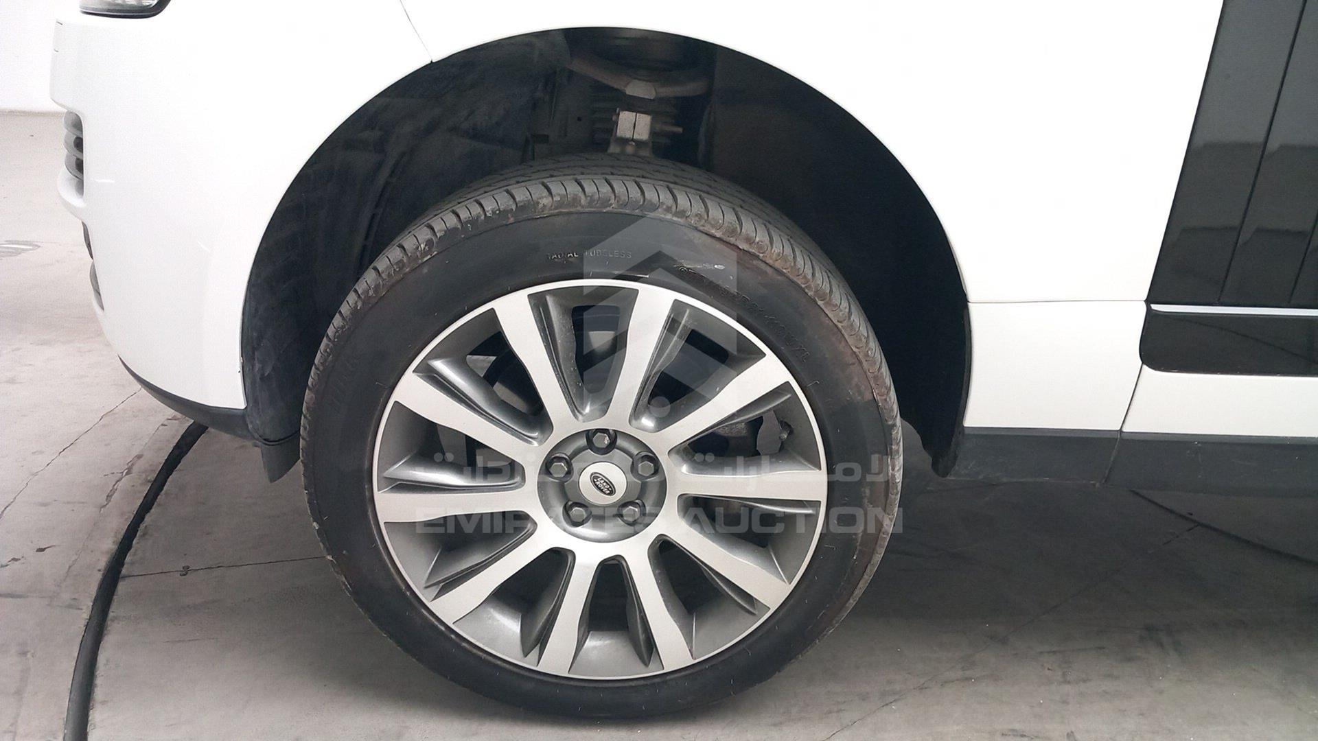 2014 RANGE ROVER VOGUE VIN: SALGA2DF6EA132437