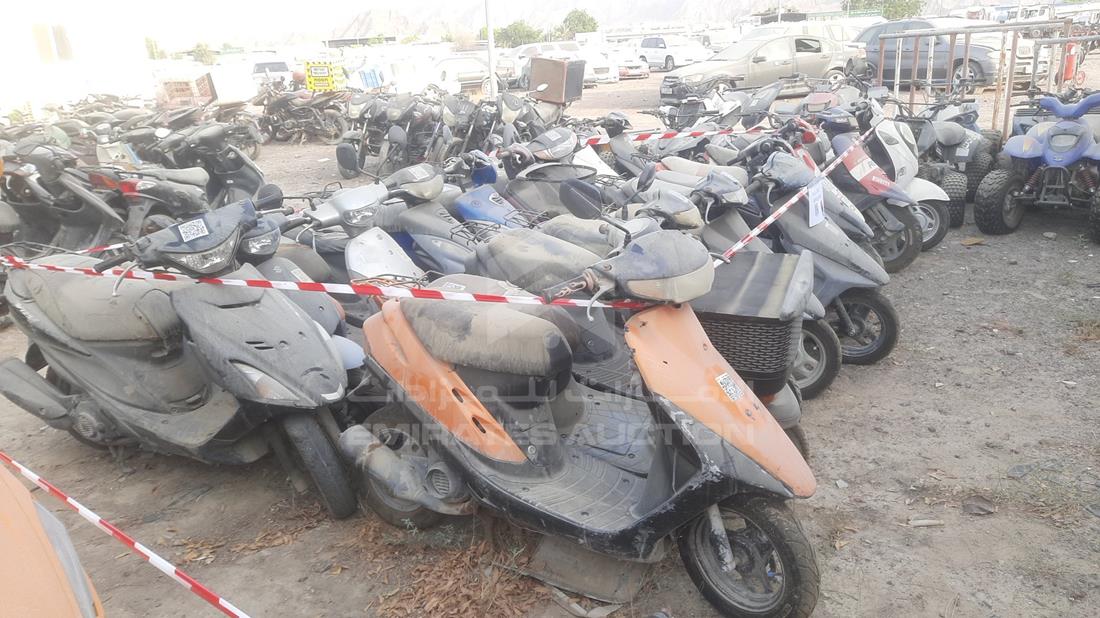 20 Scooter - Scrap without document — Front Right Angle — Photo 20