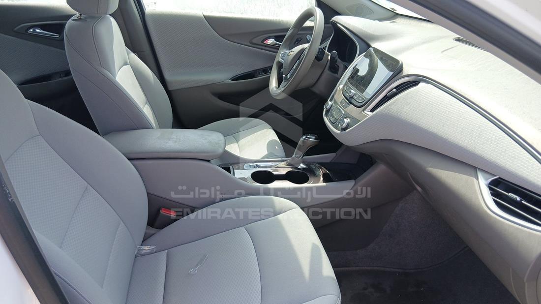 2019 Chevrolet Malibu — Front Right Passenger Seat View — Photo 22