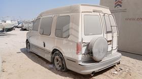 1998 Chevrolet Astro — Rear Left Angle — Photo 6 — Thumbnail