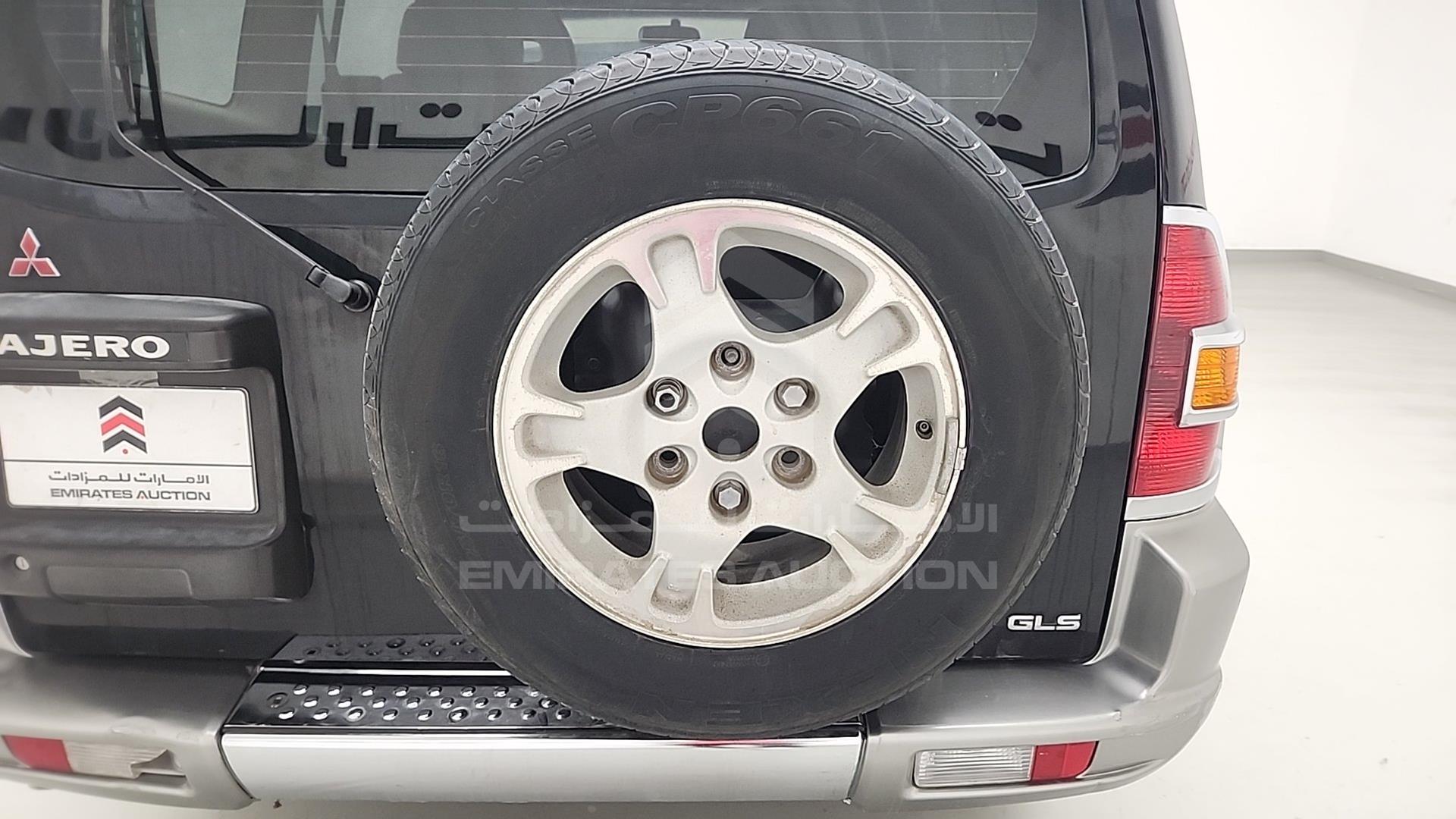 2002 MITSUBISHI PAJERO VIN: JMYLRV73W2J701499