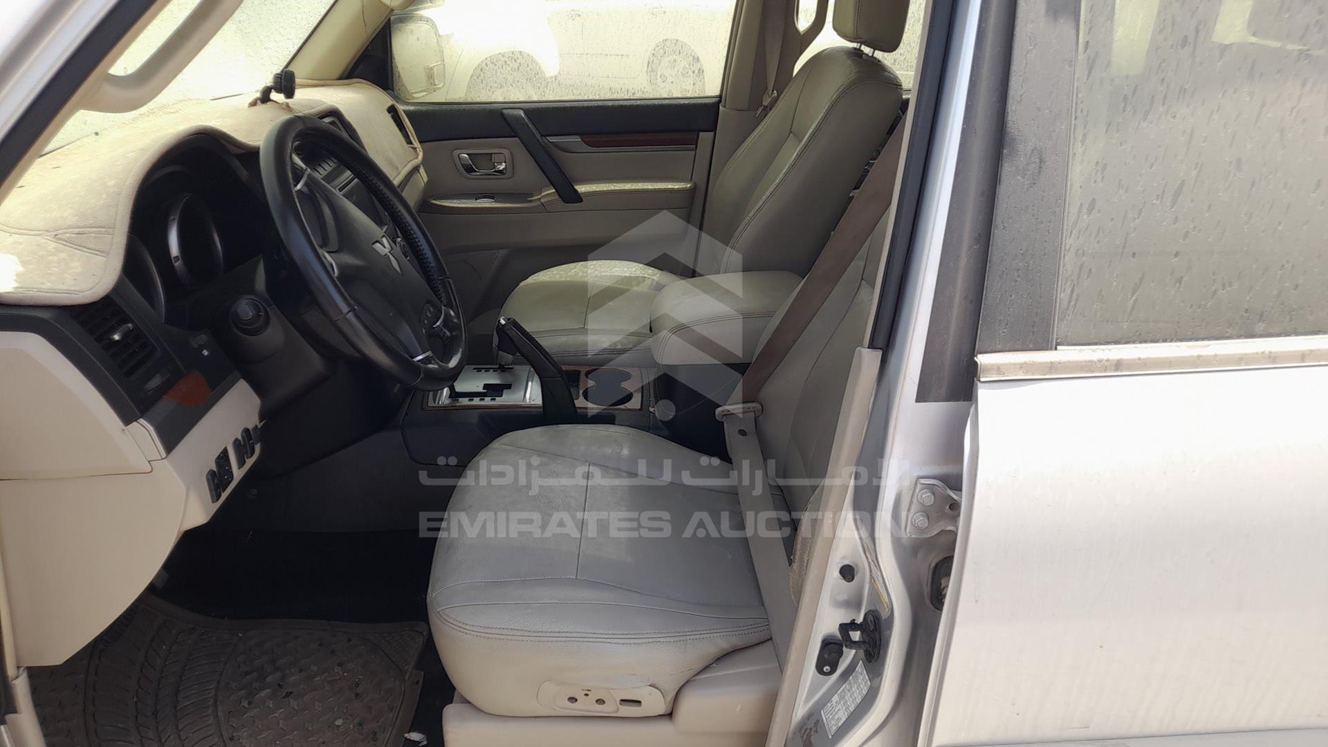 2008 MITSUBISHI PAJERO VIN: JMYLRV93W8J721894