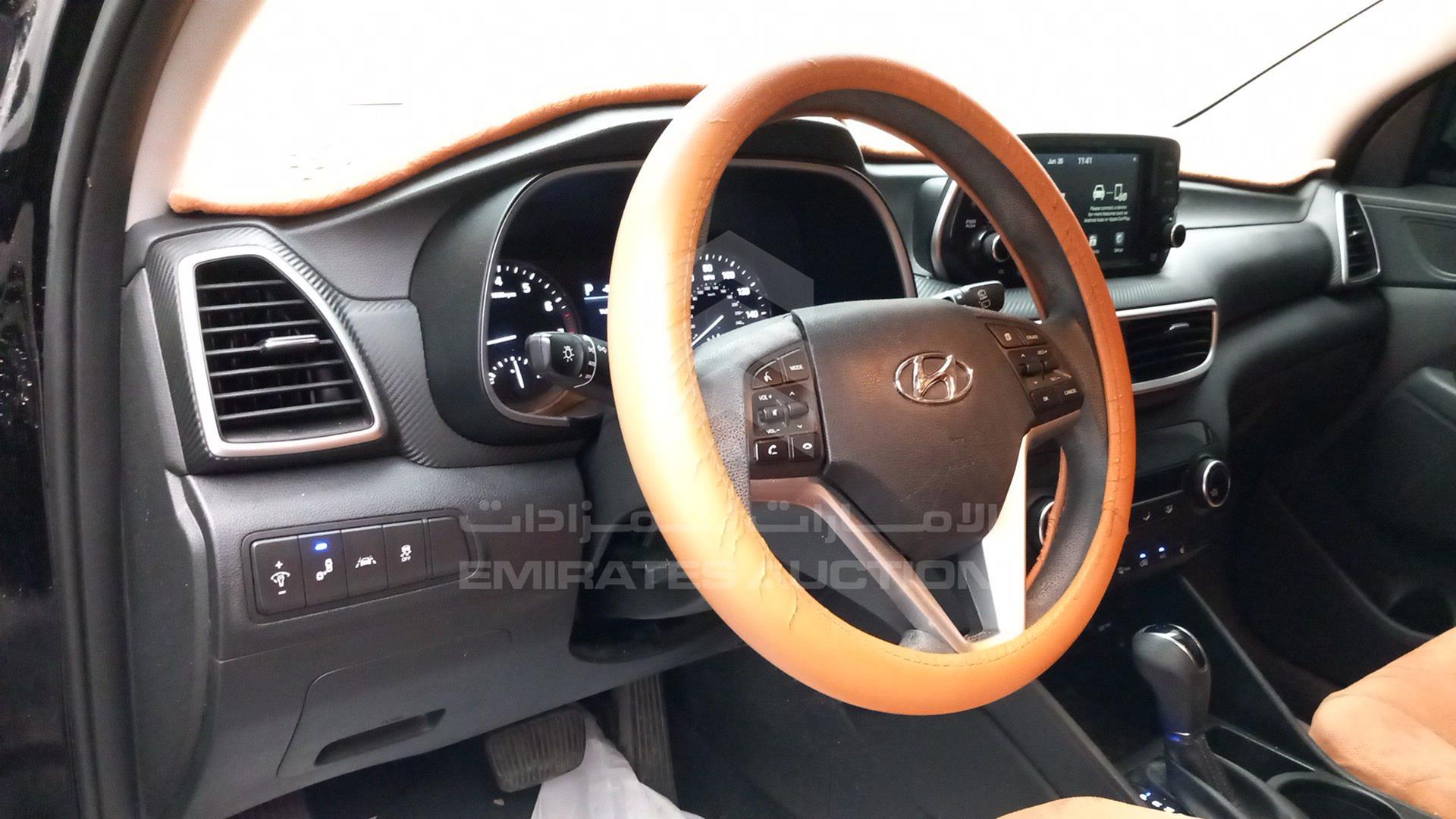 2020 HYUNDAI TUCSON VIN: KM8J33A42LU167175