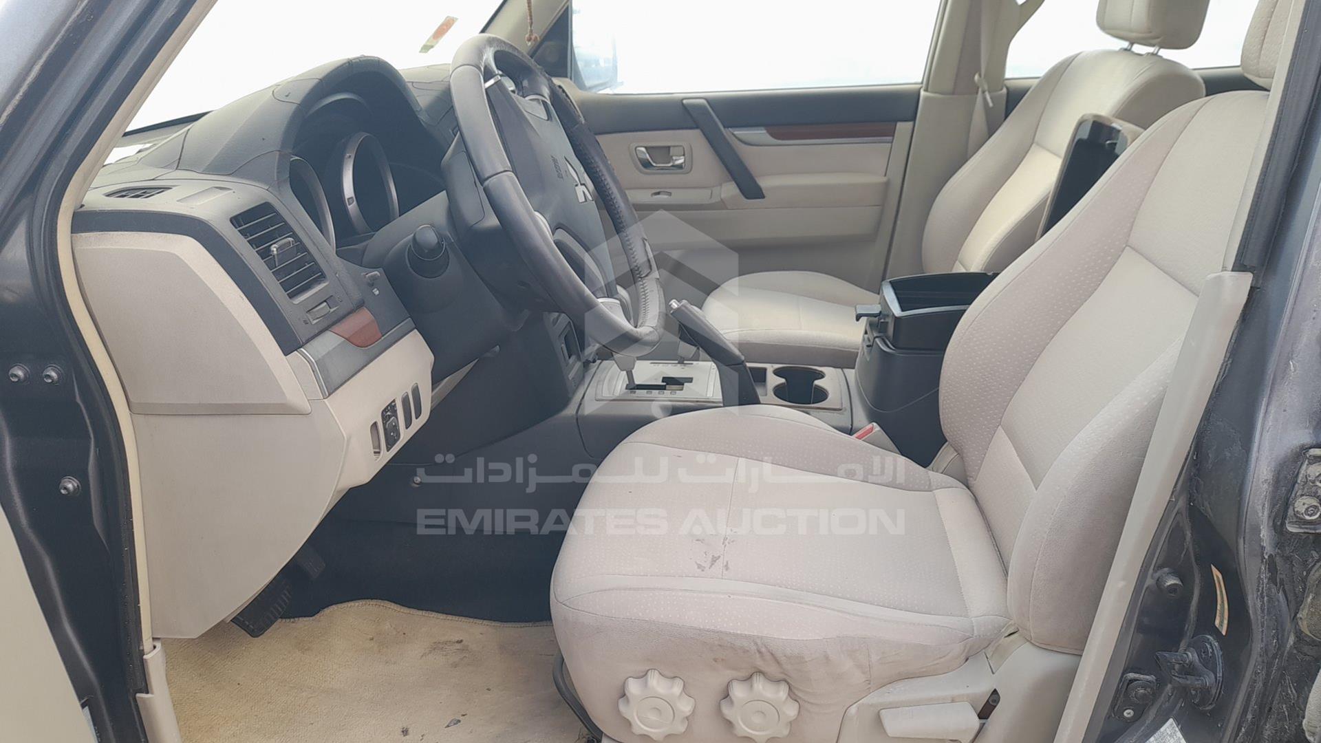 2007 MITSUBISHI PAJERO VIN: JMYLRV93W7J716768