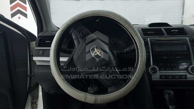 6T1BF9FK0HX697032 Auction: EmiratesAuction Lot: 404487 6T1BF9FK0HX697032 Toyota Camry 2017 WHITE Photo 13