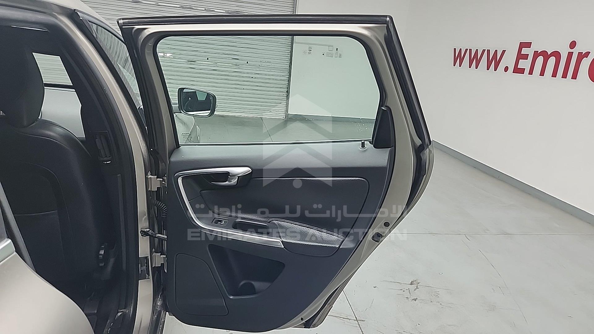 2014 VOLVO XC 60 VIN: YV147HDZ1E2559227