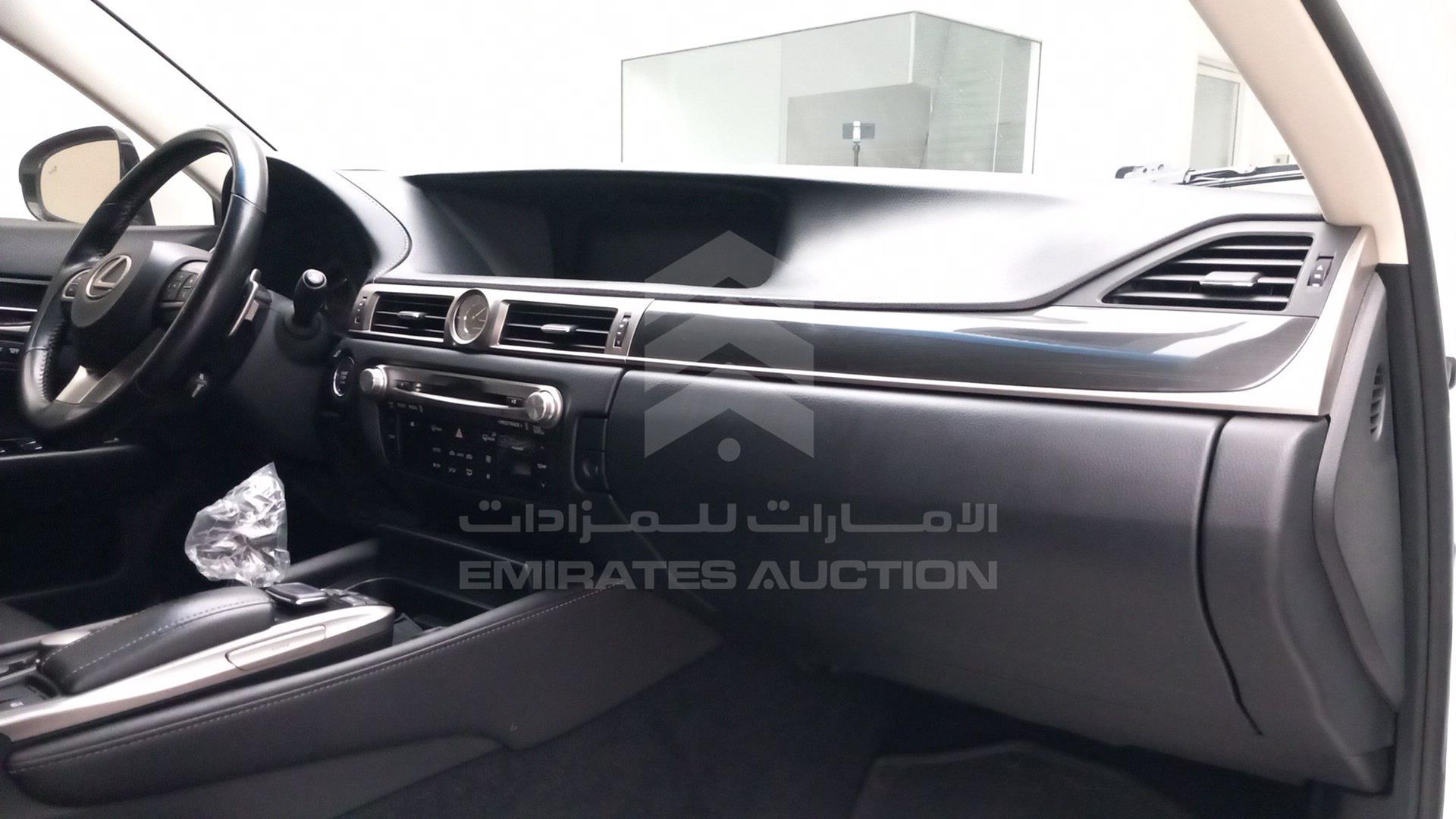 2016 LEXUS GS 200T VIN: JTHBA1BL8GA000589