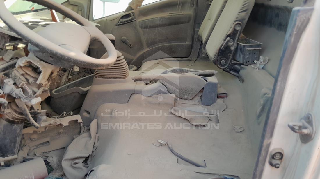 2015 Isuzu Pick up — Front Left Driver Seat View — Photo 12