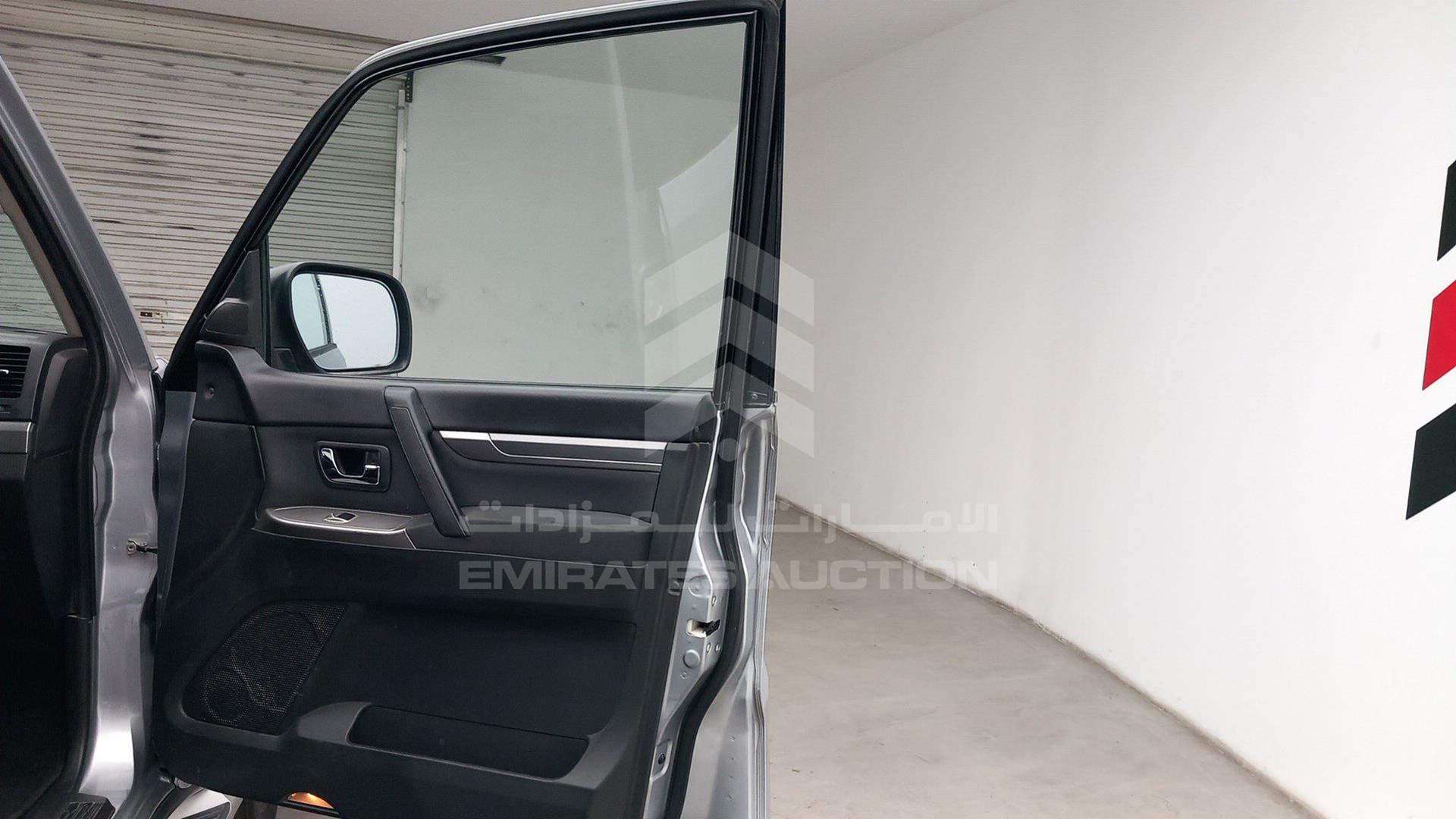 2016 MITSUBISHI PAJERO VIN: JMYLYV95WGJ706610