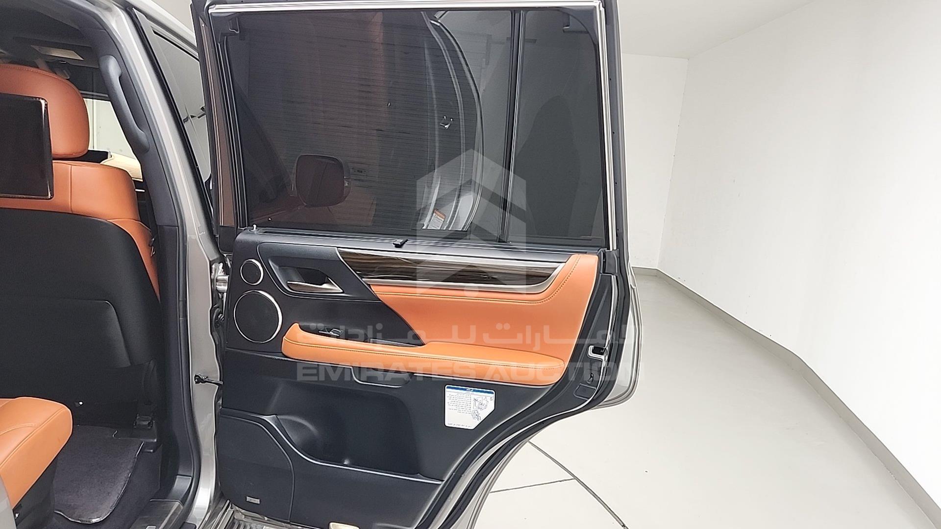 2018 LEXUS LX 570 VIN: JTJHY00W2J4259693