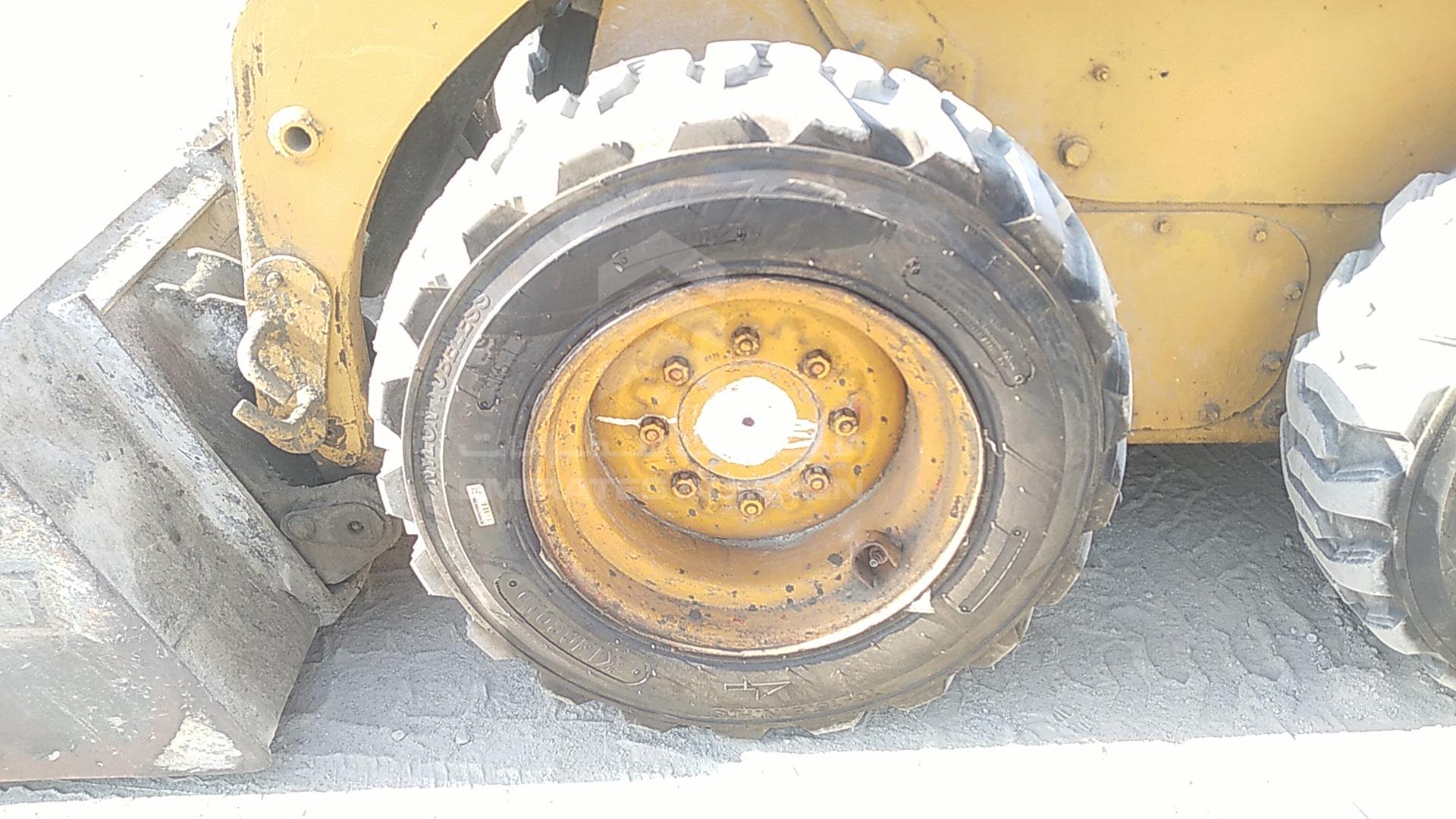 2015 CATERPILLAR 216 VIN: CAT0216BCPWK00534