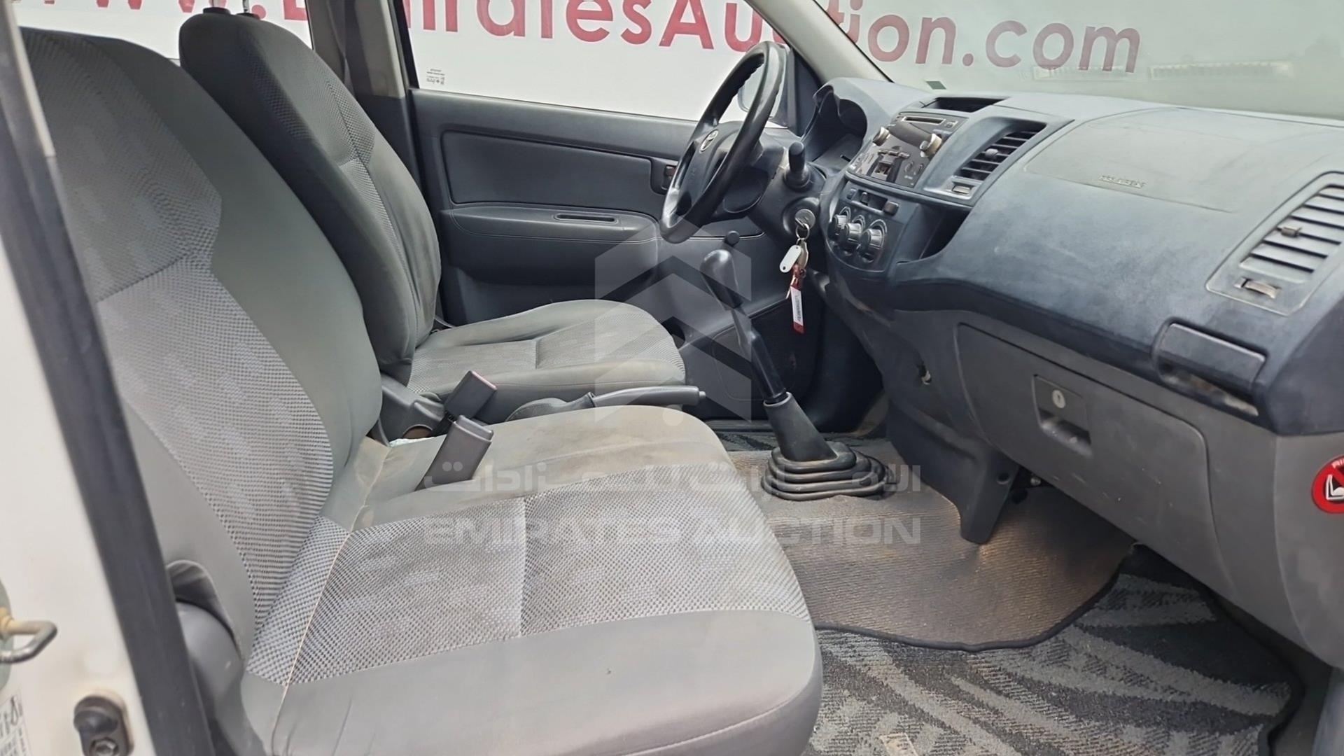 2015 TOYOTA HILUX VIN: MR0EX12G5F2354399