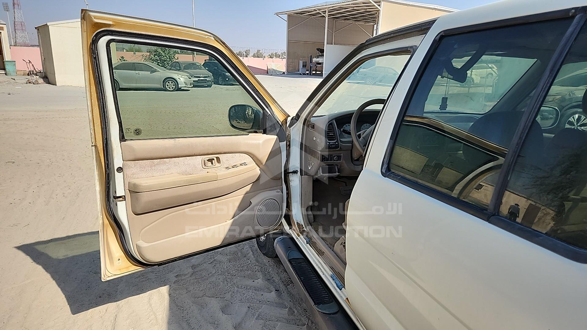 2002 NISSAN PATHFINDER VIN: JN8AR05Y22W523968