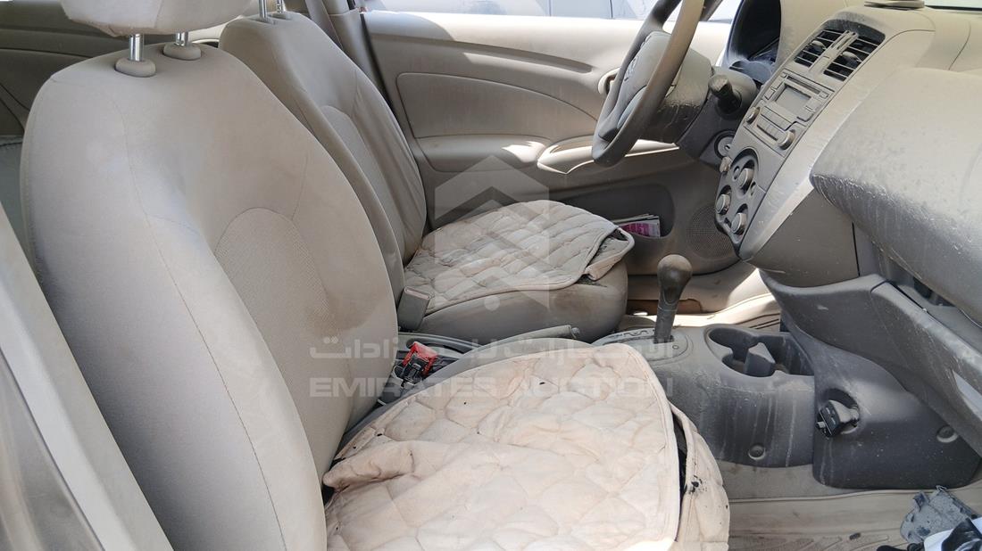 نيسان صني 2016 — زاوية الراكب الأمامي للمقعد — صورة 22