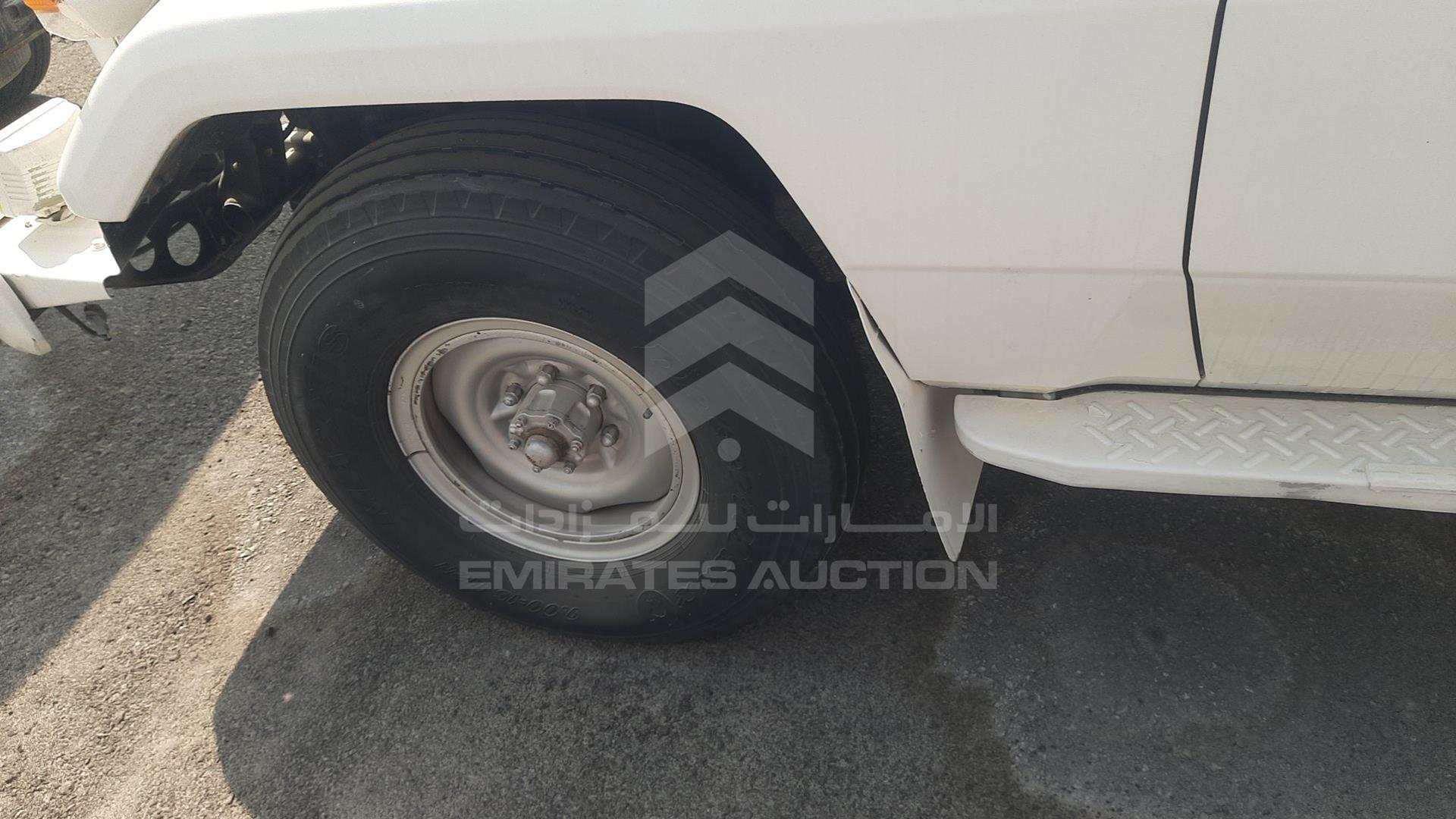 1994 TOYOTA LAND CRUISER PICKUP VIN: FZJ750021474