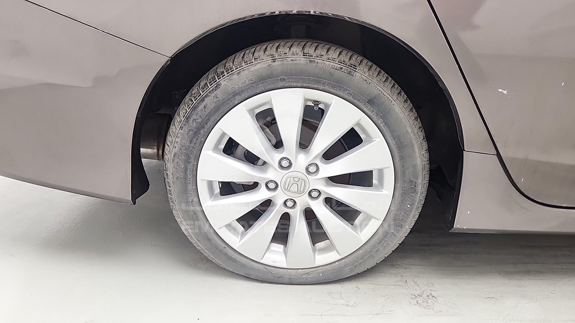 2015 HONDA ACCORD VIN: LUCCR2629F3414257