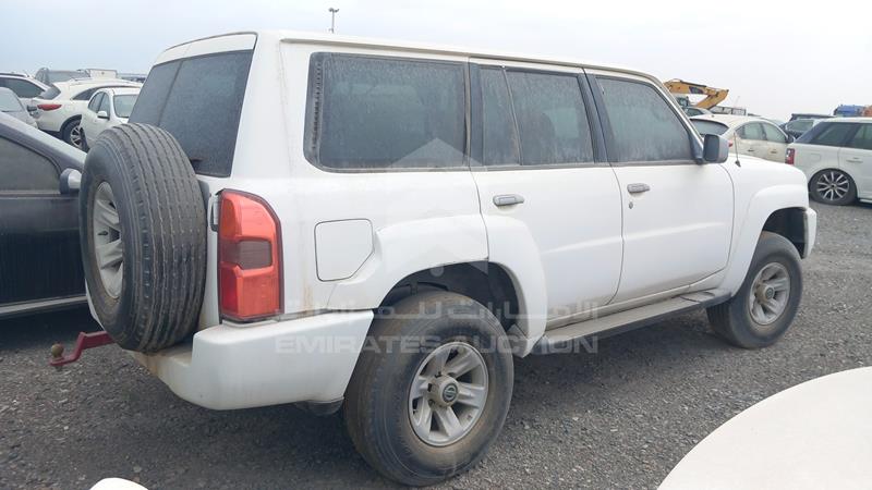 JN8FY15Y48X562059 Auction: EmiratesAuction Lot: 414843 JN8FY15Y48X562059 Nissan Patrol 2008 WHITE Photo 9