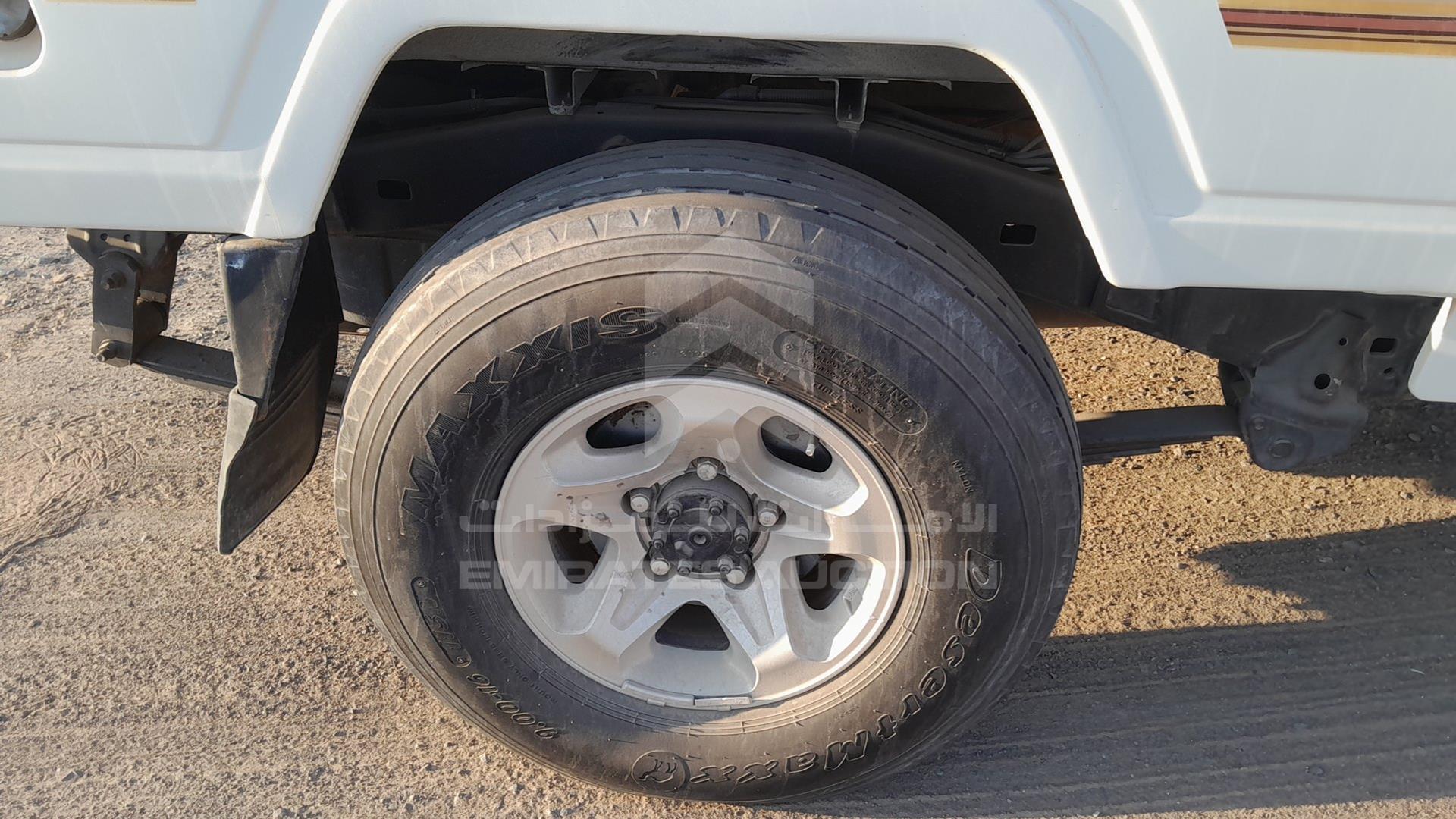 2007 TOYOTA LAND CRUISER PICKUP VIN: JTFLJ73J376037369