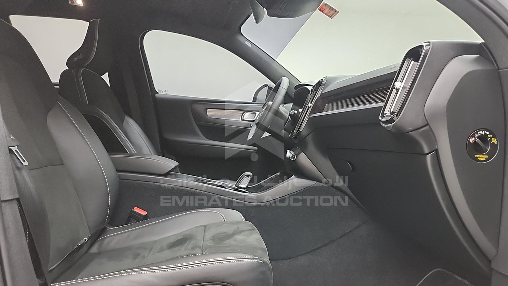 2022 VOLVO XC 40 VIN: YV1AKAXZ7N2696824