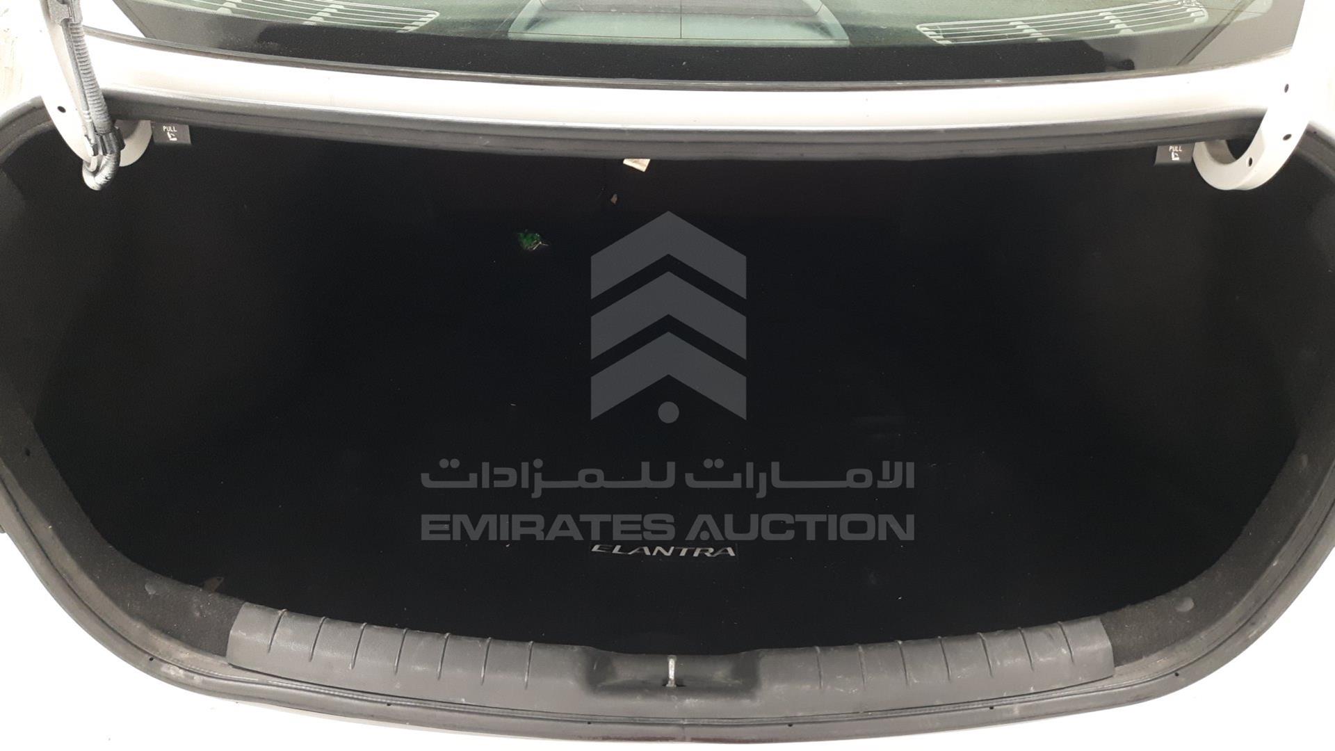 2019 HYUNDAI ELANTRA VIN: 5NPD74LF0KH458356
