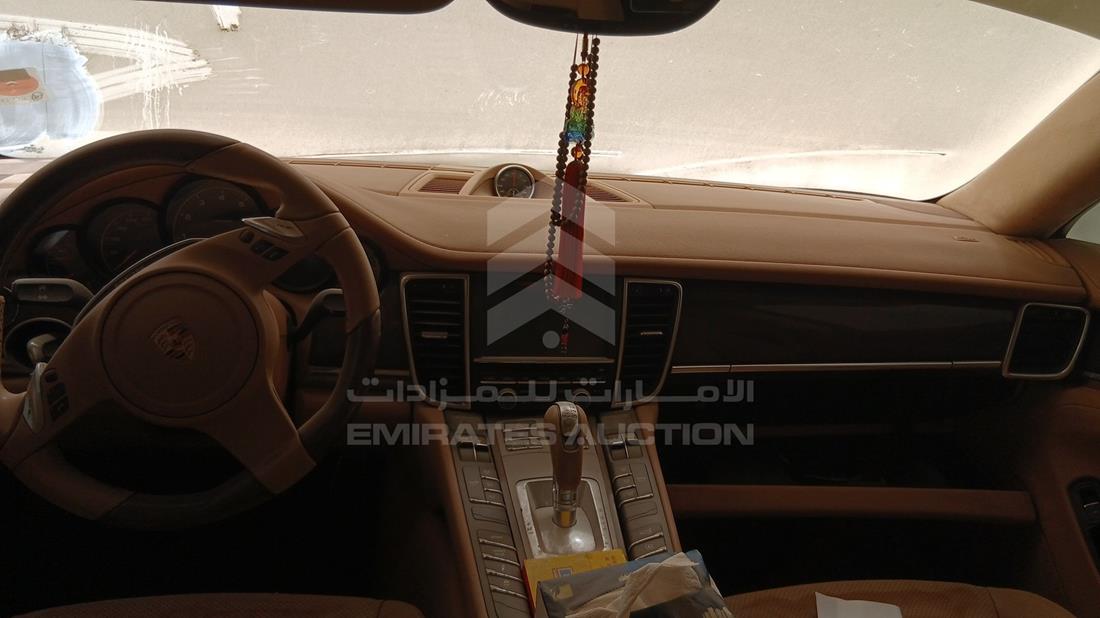 2011 Porsche Panamera - Scrap without document — Full Dashboard View — Photo 10