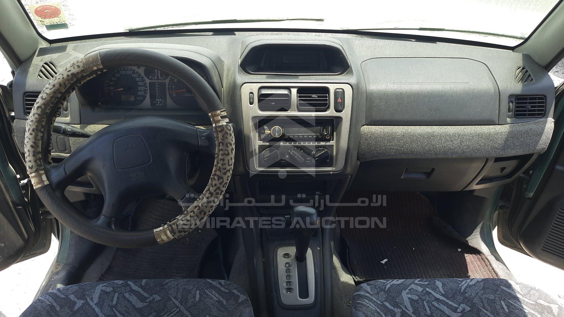 2000 MITSUBISHI PAJERO VIN: JMYLRH76WYY700118