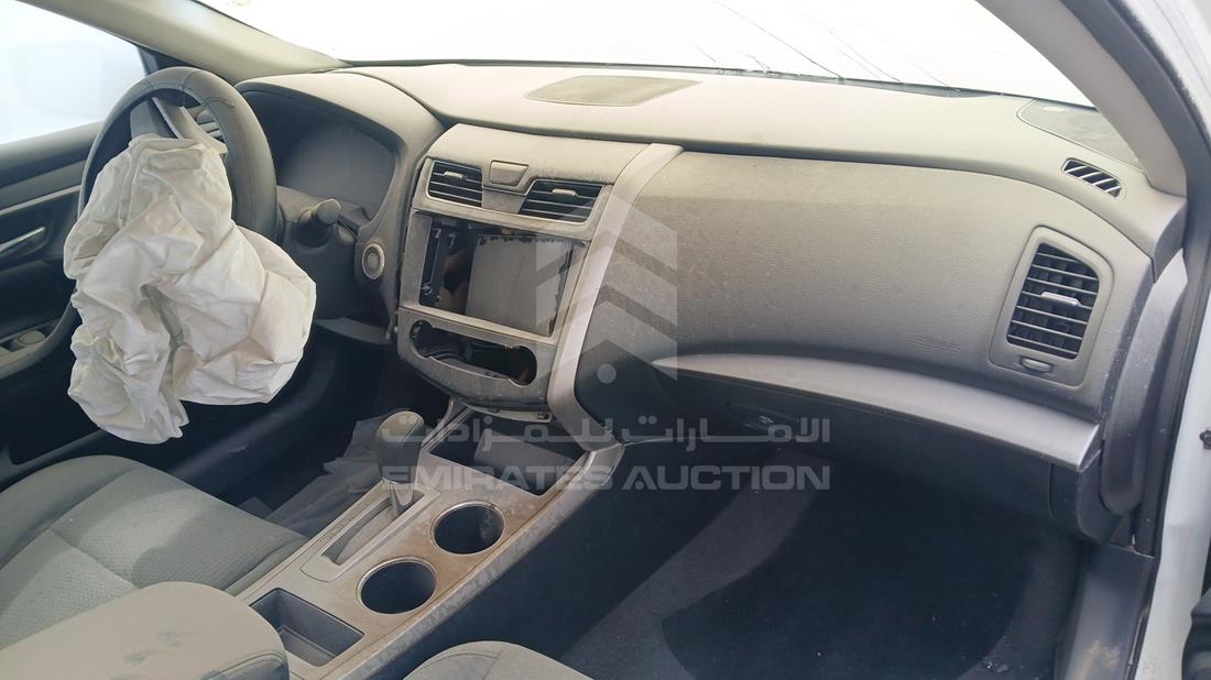 نيسان التيما 2015 — زاوية واجهة الراكب الأمامي الأيمن — صورة 23