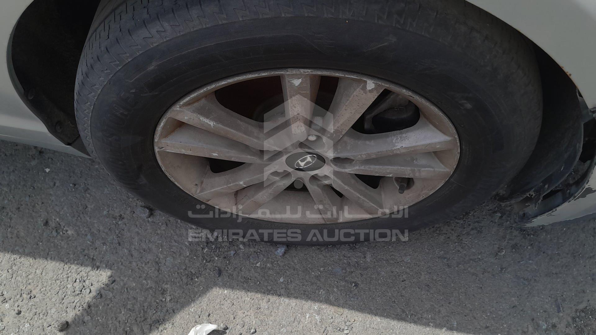 2015 HYUNDAI SONATA VIN: 5NPE24AF0FH154715