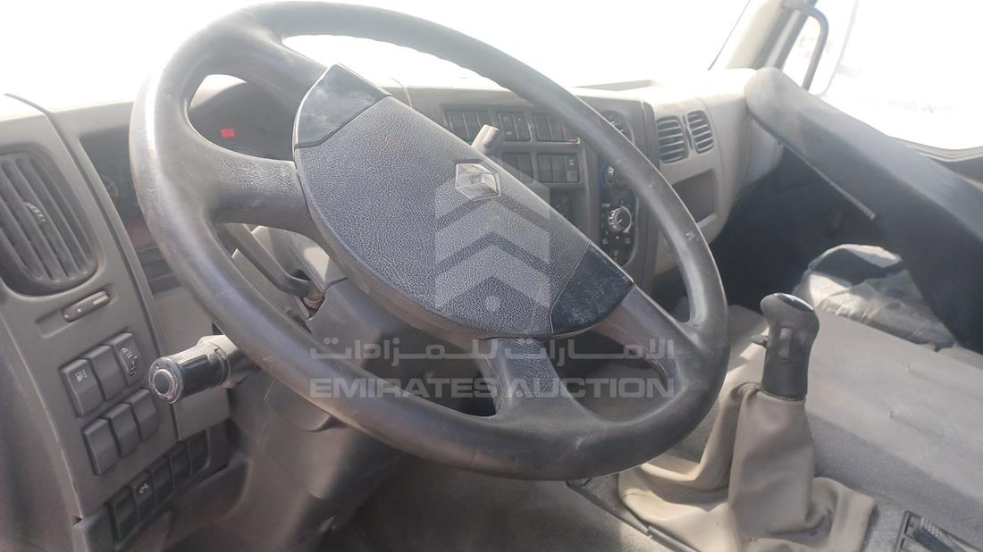 2014 Renault 440 — Full Dashboard View — Photo 16