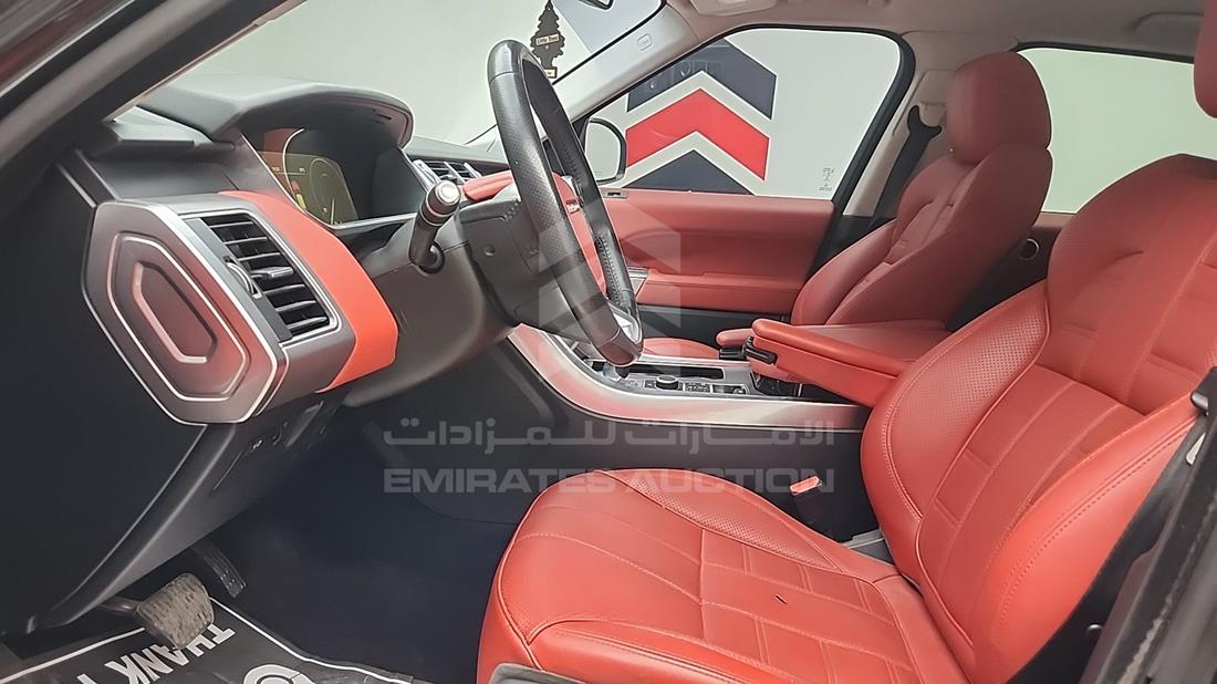 رنج روفر سبورت 2014 — زاوية السائق الأمامية اليسرى — صورة 15