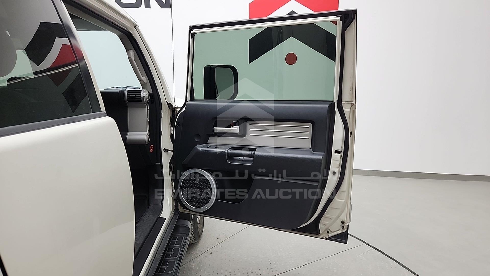 2014 TOYOTA FJ CRUISER VIN: JTEBU11F6EK199441
