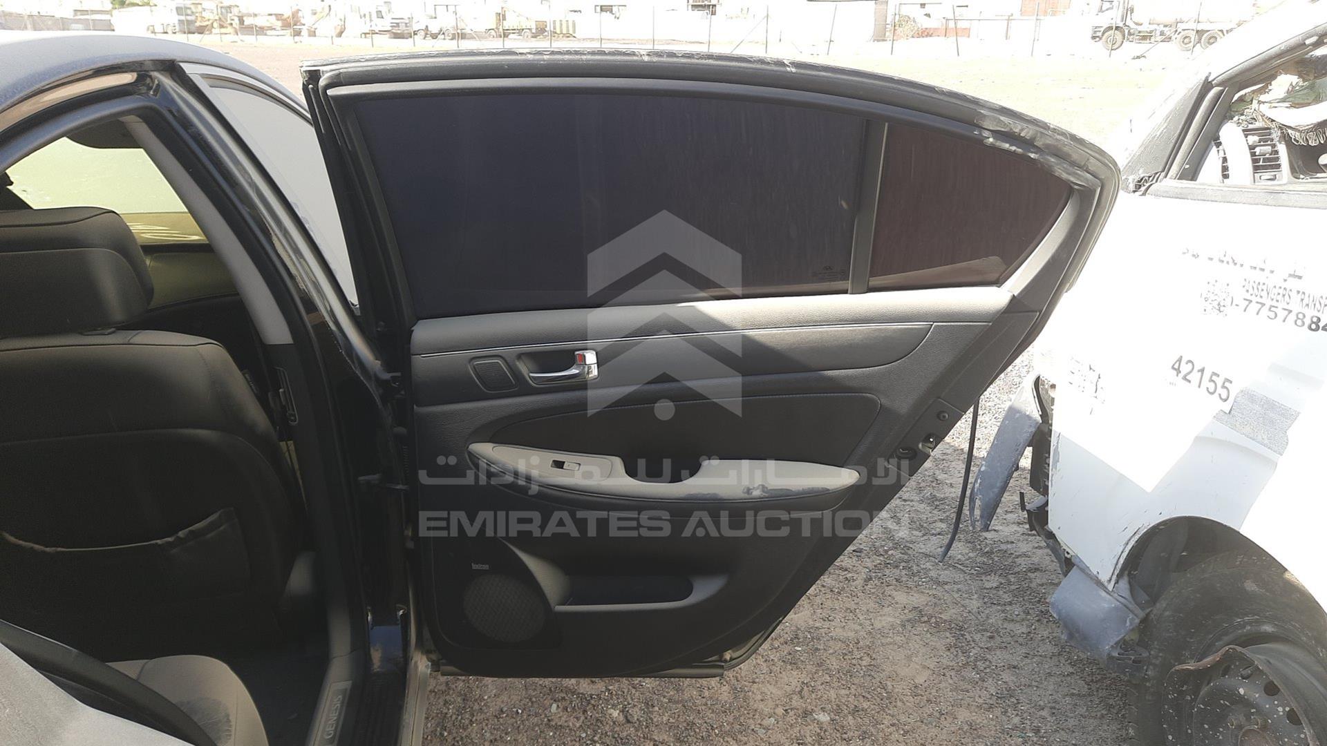2009 HYUNDAI GENESIS VIN: KMHGC46F49U050460