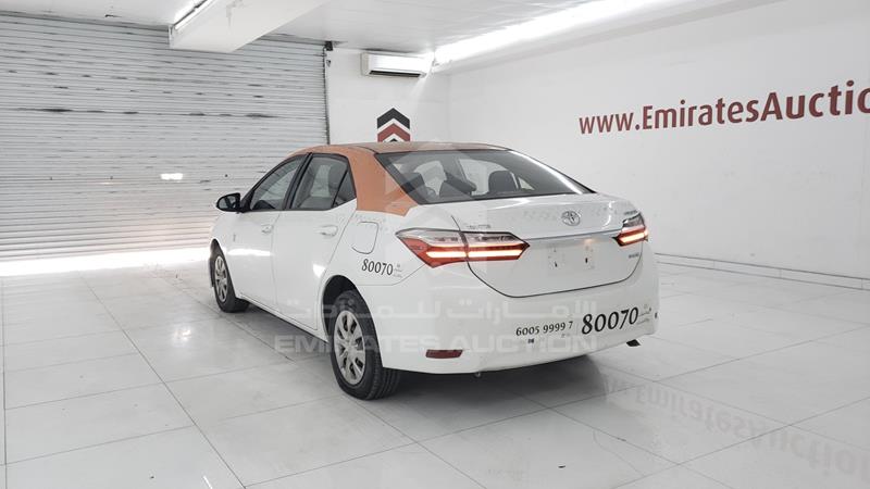 RKLBB9HEXH5193248 Auction: EmiratesAuction Lot: 404124 RKLBB9HEXH5193248 Toyota Corolla 2017 WHITE Photo 6