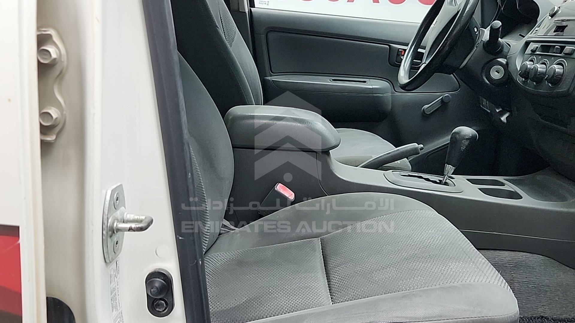2014 TOYOTA HILUX VIN: MR0EX12G4E2349869
