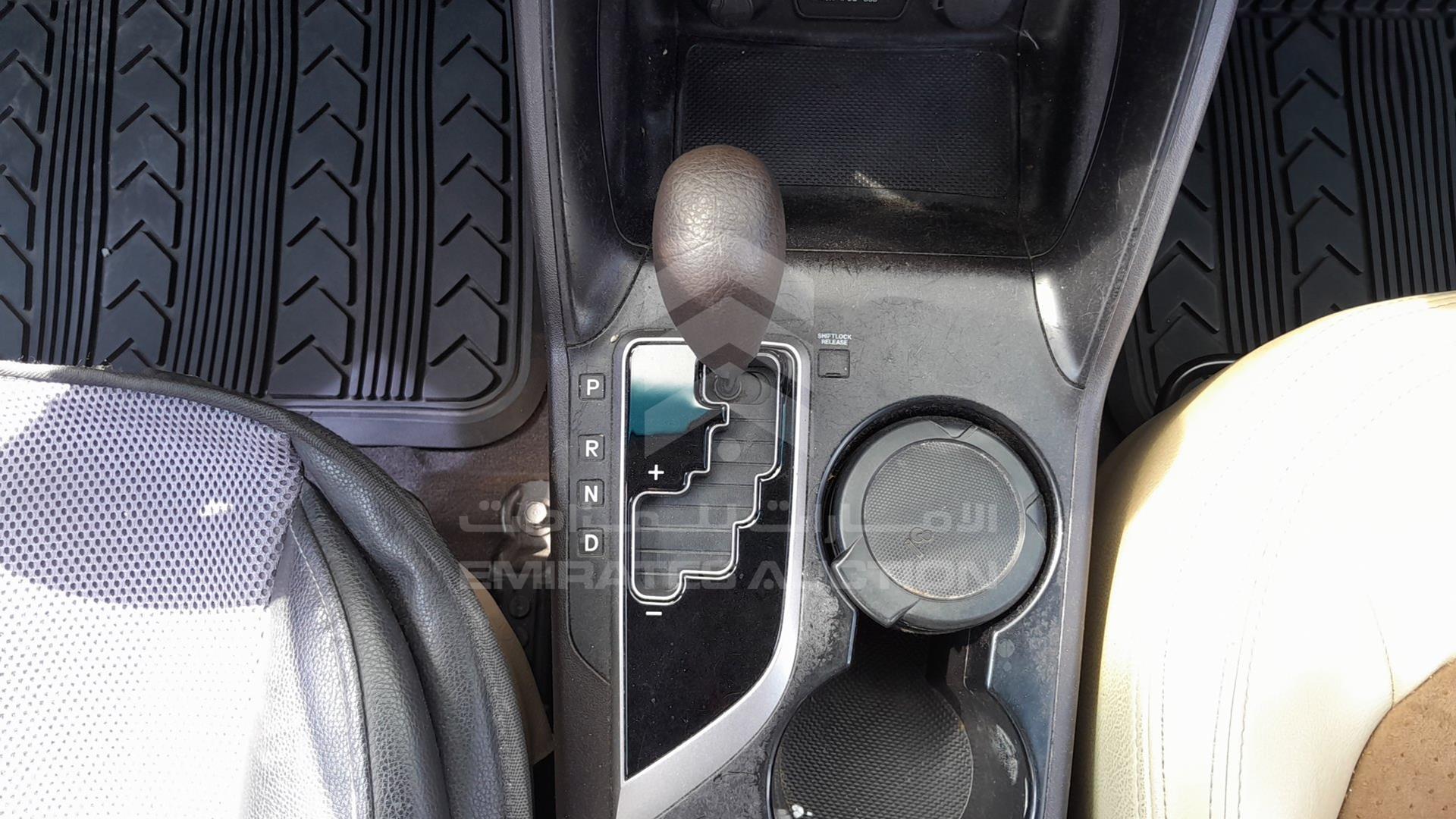 2012 HYUNDAI TUCSON VIN: KMHJT81B8CU444021