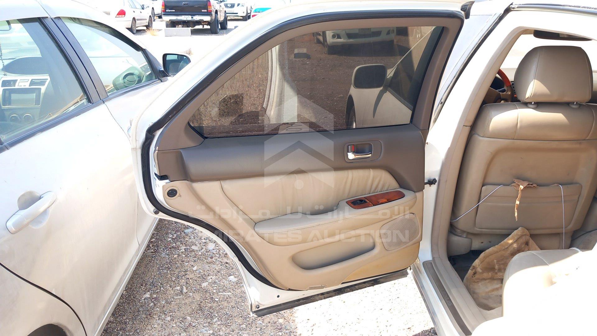 1998 LEXUS LS400 VIN: JT8BH28F2W0127829