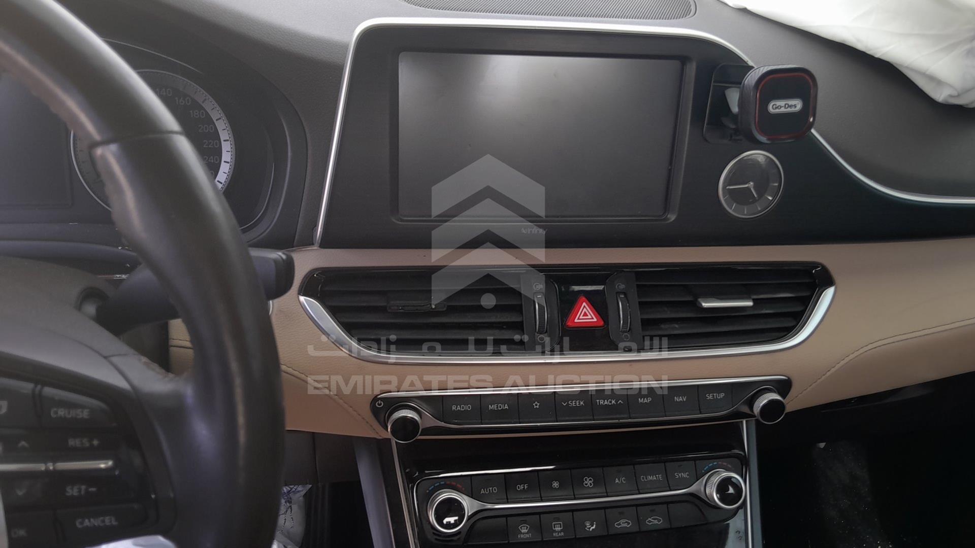 2018 HYUNDAI AZERA VIN: KMHF341F6JA182385