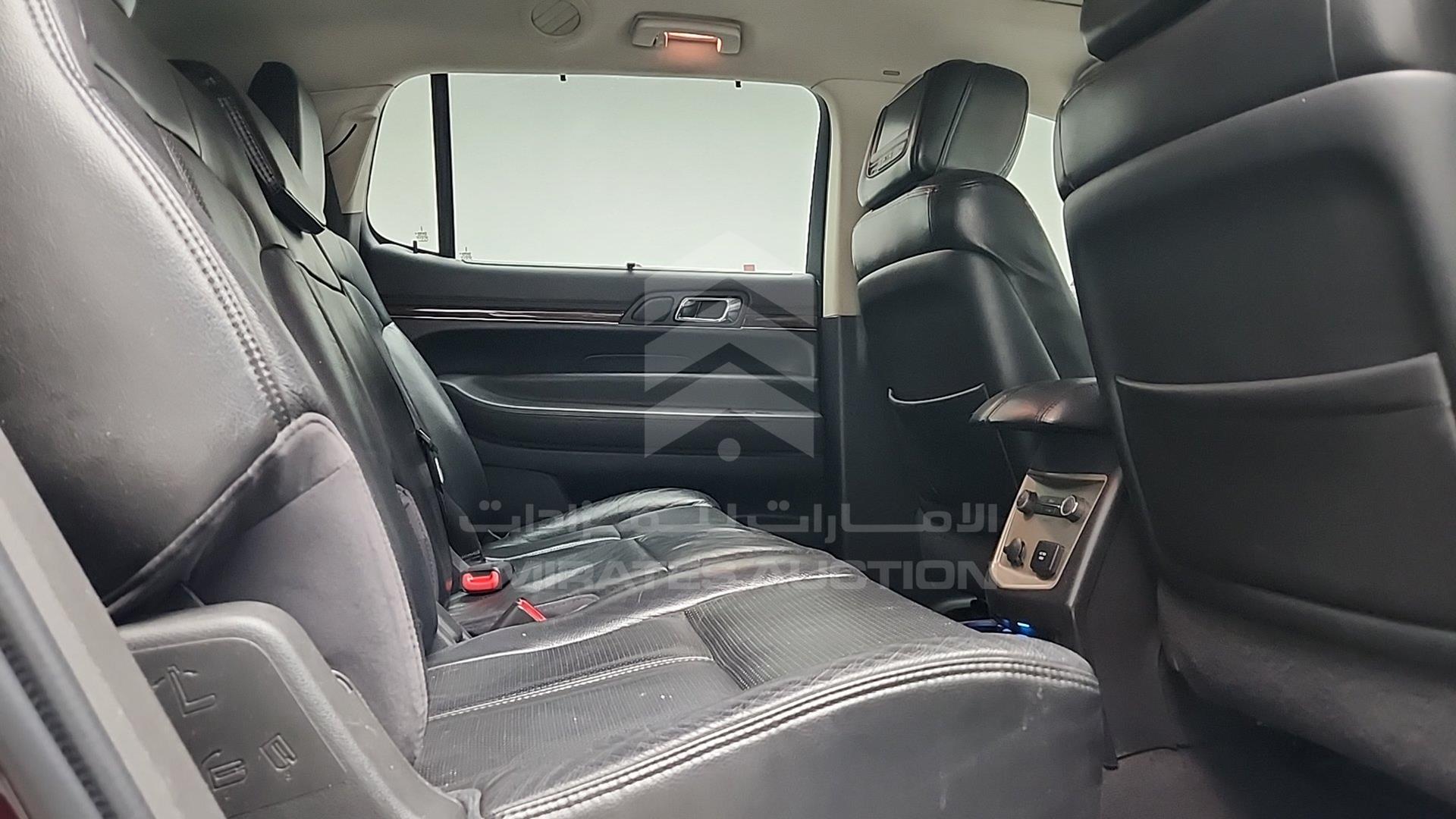 2011 LINCOLN MKT VIN: 2LMHJ5AT8BBJ52048