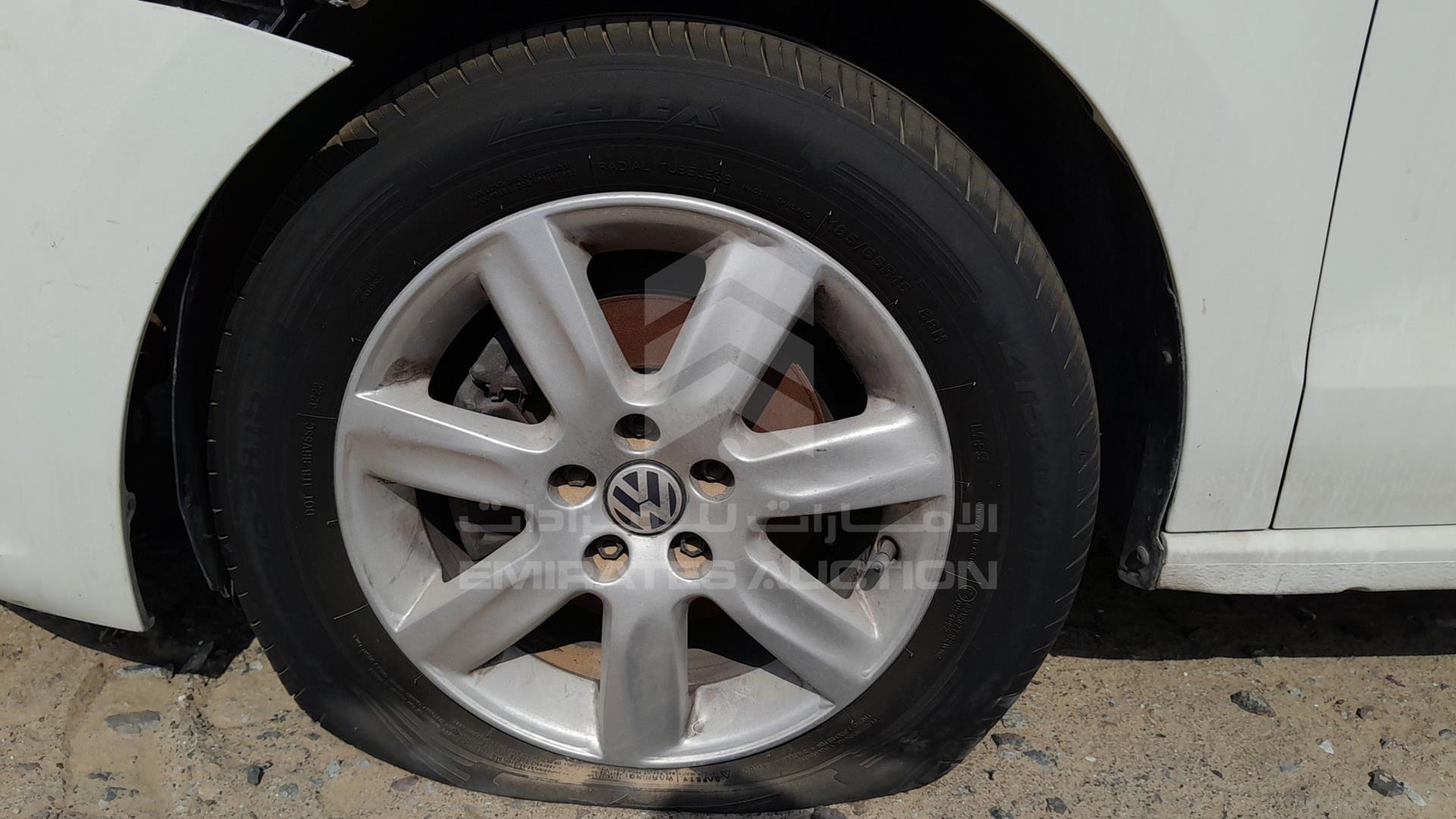 2014 VOLKSWAGEN POLO VIN: WVWBC2A72ET010056